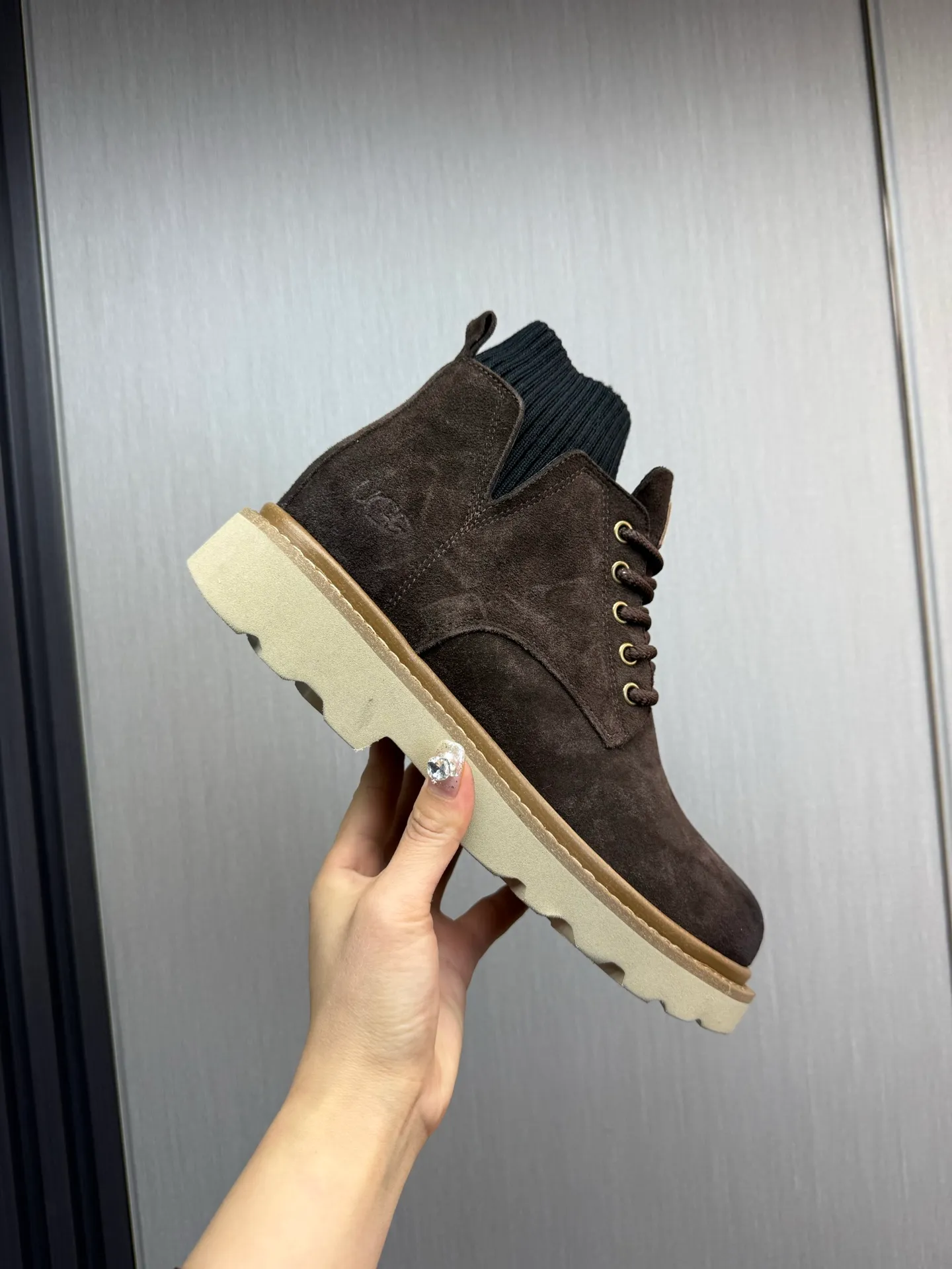 Factory price 640💰 [UGG] Men's hot winter warm boots🐑Simple and fashionable design, cowhide➕comfortable and warm wool lining. Soft and comfortable to wear, good warmth retention, and excellent foot feel. Regular size 38-45